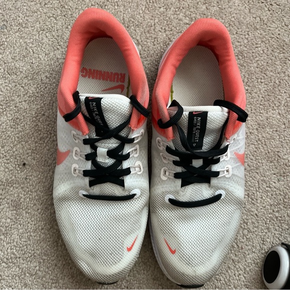 Women’s Size 8 - Nike Quest 4 White Magic Ember - Picture 6 of 13